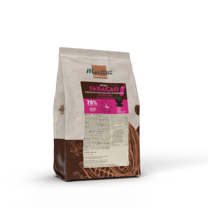 Sachet de pastilles de chocolat noir Ariba Faracao 78% de Madagascar, emballage marron et rose.