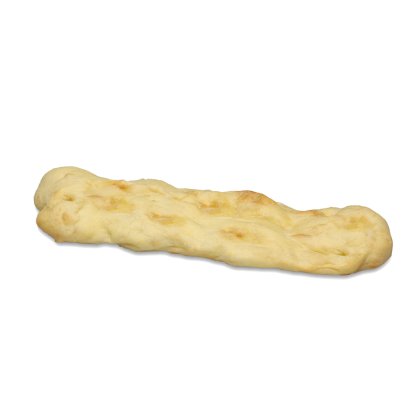 Longue baguette moelleuse à la croûte dorée pâle, posée en diagonale sur fond blanc.