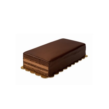 Gâteau au chocolat rectangulaire en couches, glaçage brillant chocolat noir, sur socle doré festonné.