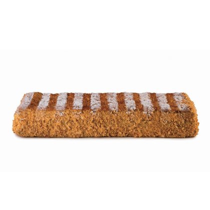 Barre de pâtisserie rectangulaire panée avec des rayures de sucre glace, fond blanc
