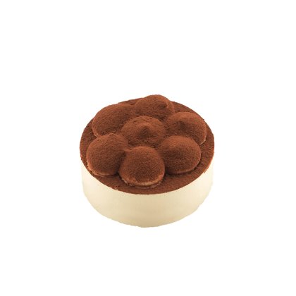 Gâteau tiramisu rond aux bords crème, garni de monticules de cacao en poudre disposés en fleur