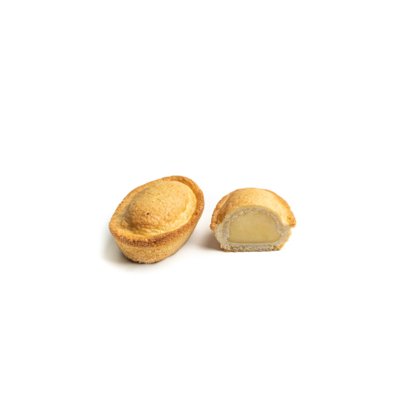 Deux pâtisseries ovales à croûte dorée, l'une entière et l'autre coupée montrant une garniture crémeuse pâle.
