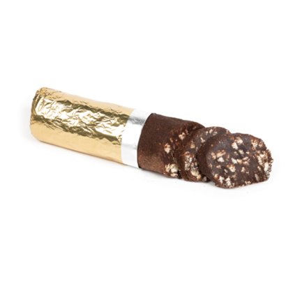 Bûche façon salami au chocolat, partiellement enveloppée de papier doré, tranches révélant un intérieur moucheté de f...