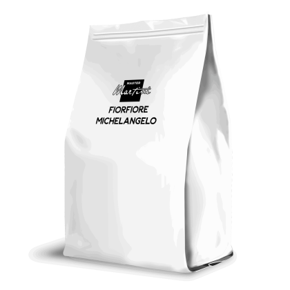 Sachet doypack blanc étiqueté "Master Martini Fiorfiore Michelangelo" avec logo noir, fond neutre