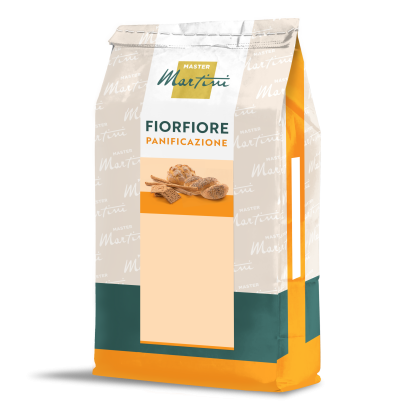 Sachet de farine Master Martini Fiorfiore Panificazione avec illustration de petits pains sur emballage beige, orange...